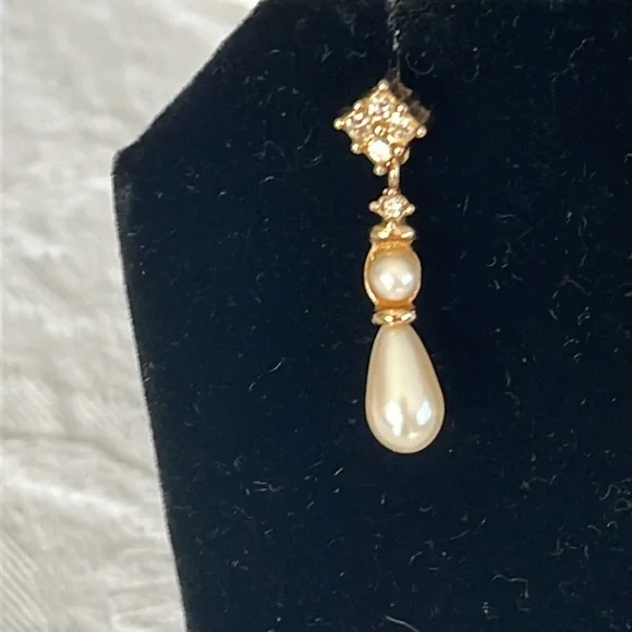 Vintage Gold Pearl & Diamond Dangle Earrings - Picture 2 of 5